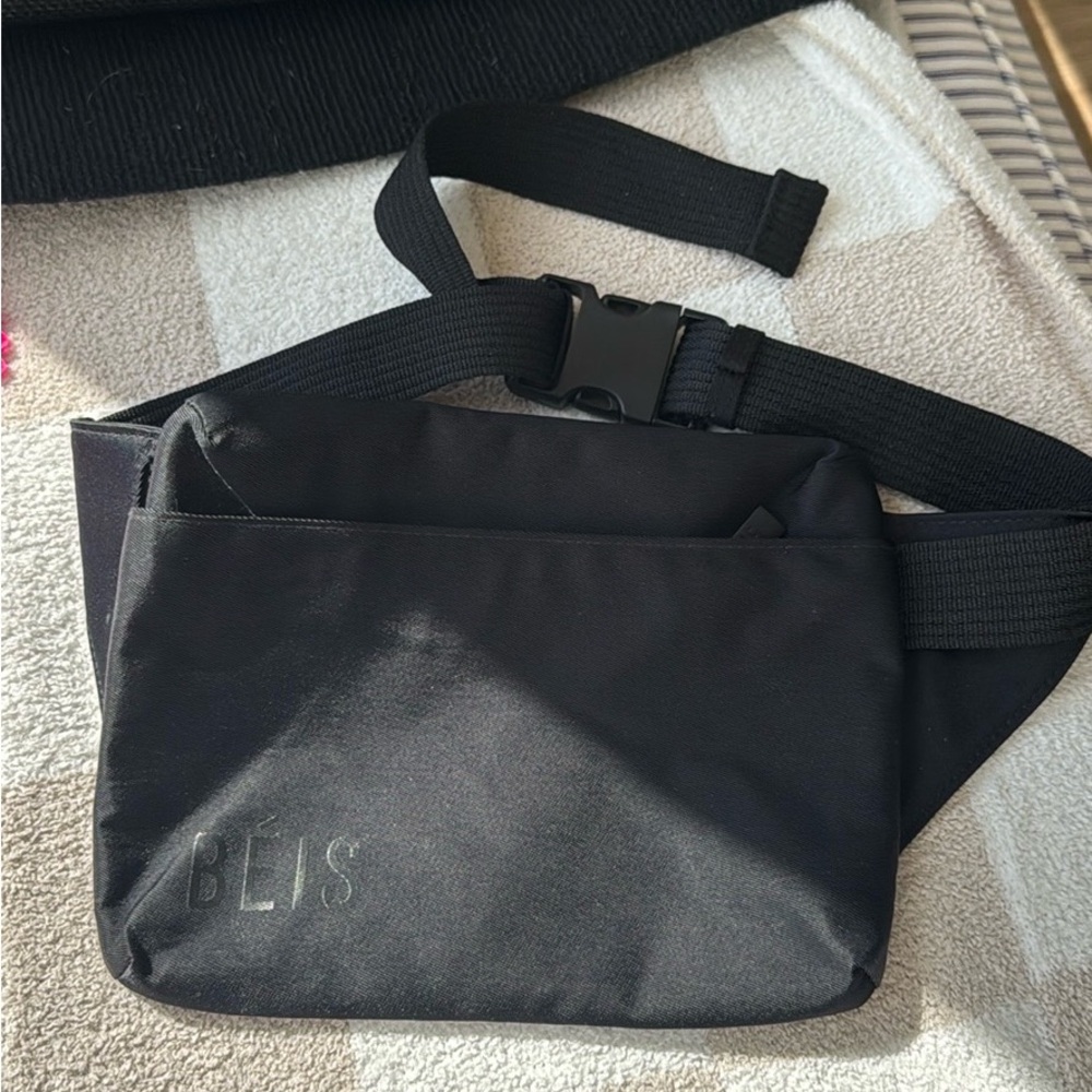 Beis Pouch